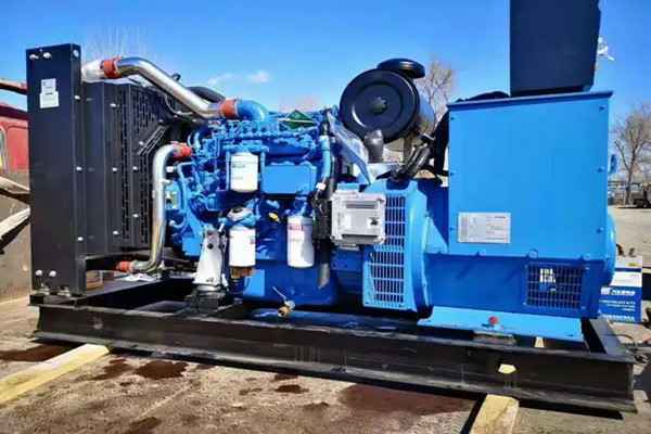 半岛官方端网站登录入口-半岛online(中国)机电一批柴油发电机组发往客户手中